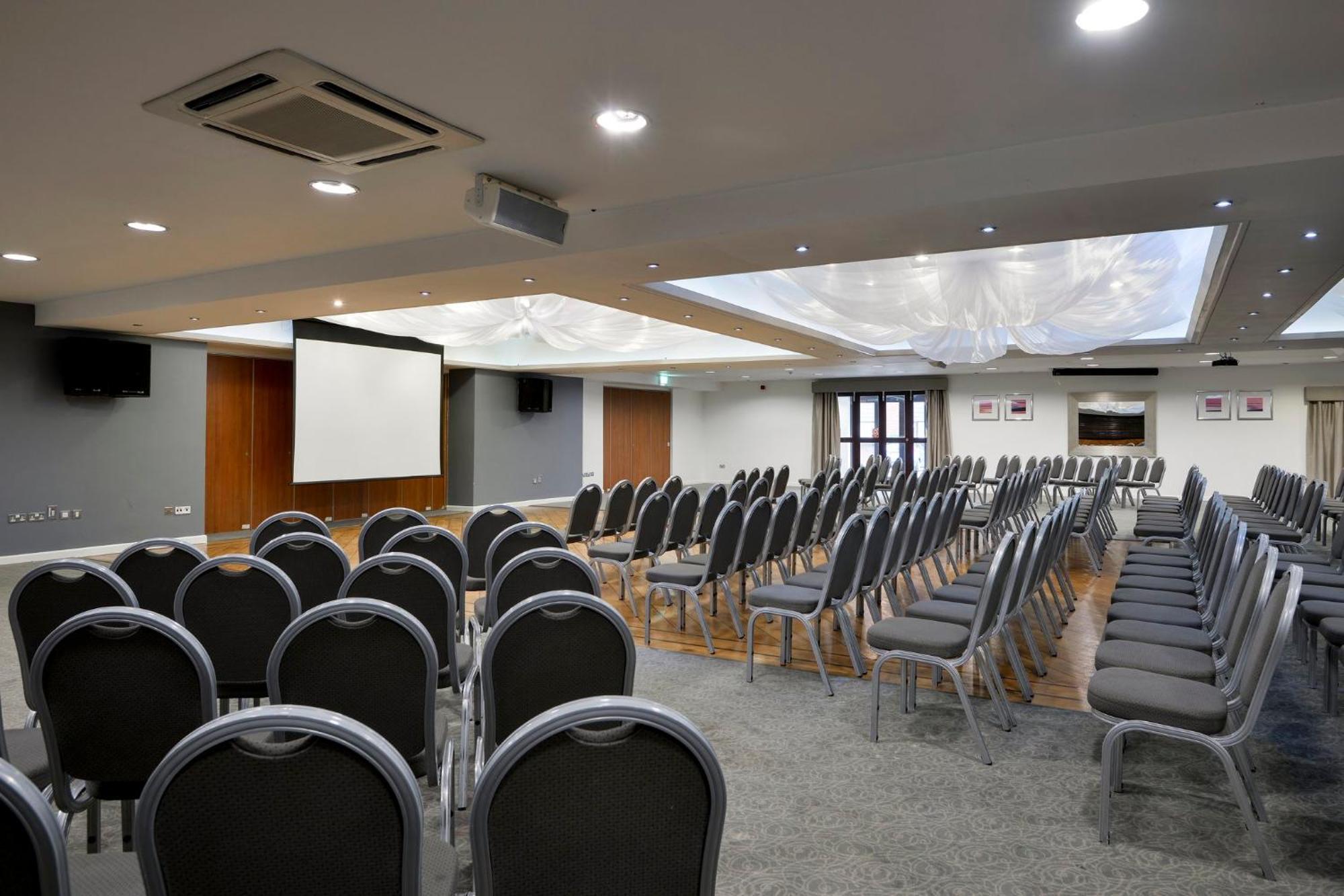 Holiday Inn - Manchester - Oldham By Ihg エクステリア 写真