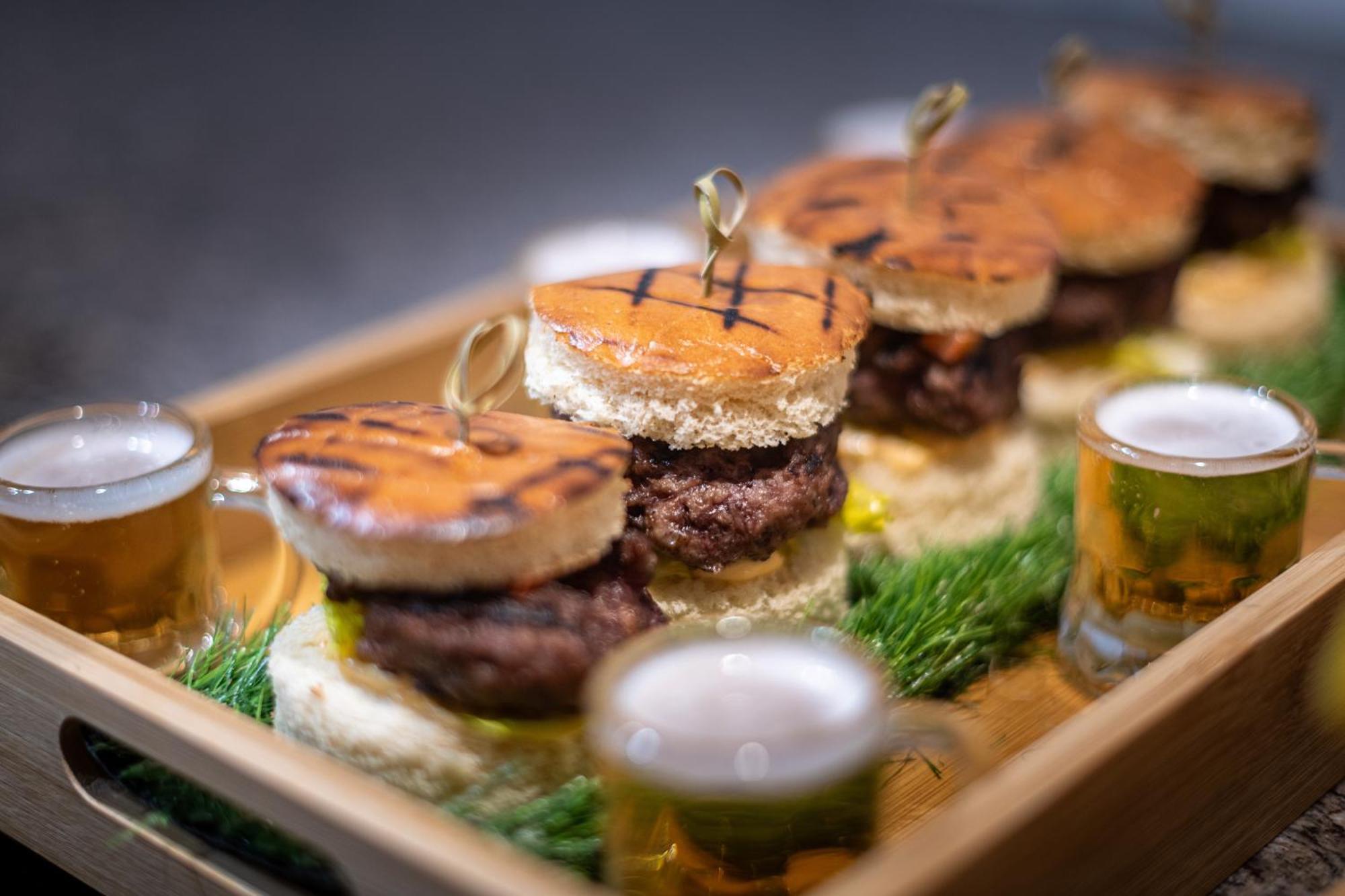 Holiday Inn - Manchester - Oldham By Ihg エクステリア 写真