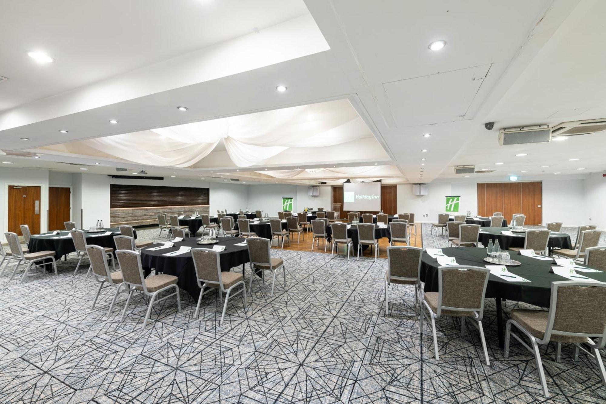 Holiday Inn - Manchester - Oldham By Ihg エクステリア 写真