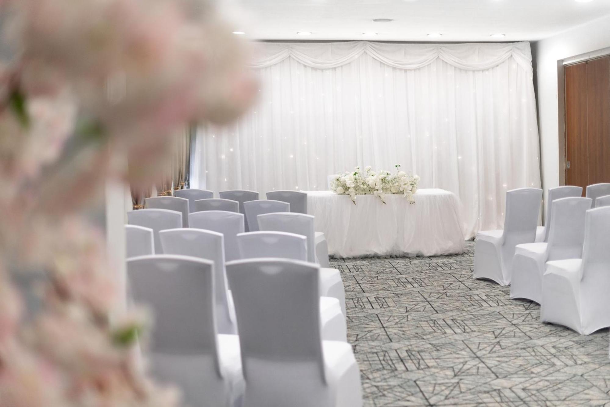 Holiday Inn - Manchester - Oldham By Ihg エクステリア 写真